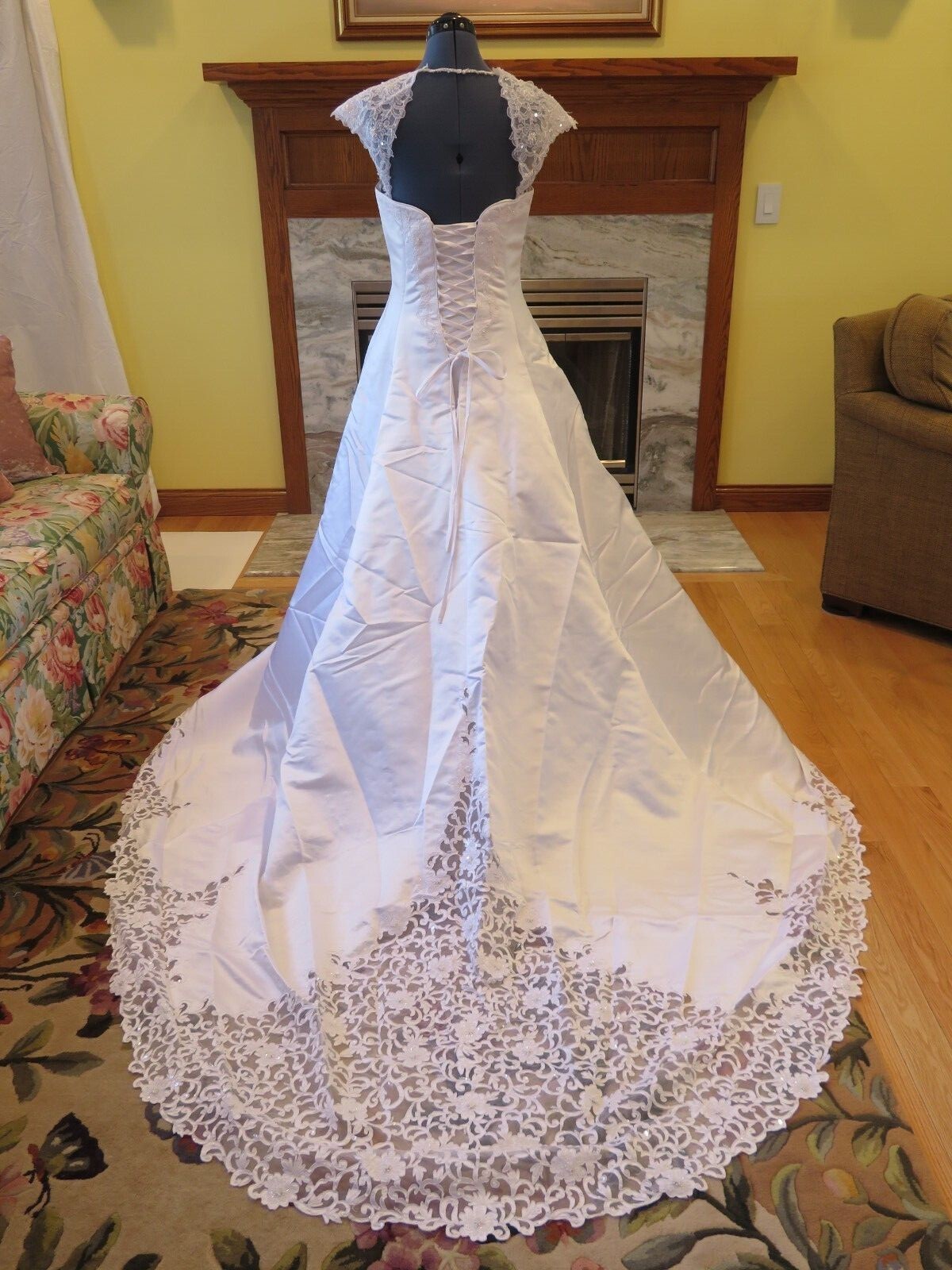 NEW Maggie Sottero CORSET Vintage Wedding Dress ROMANTIC LACE FLOWERS Gown Train