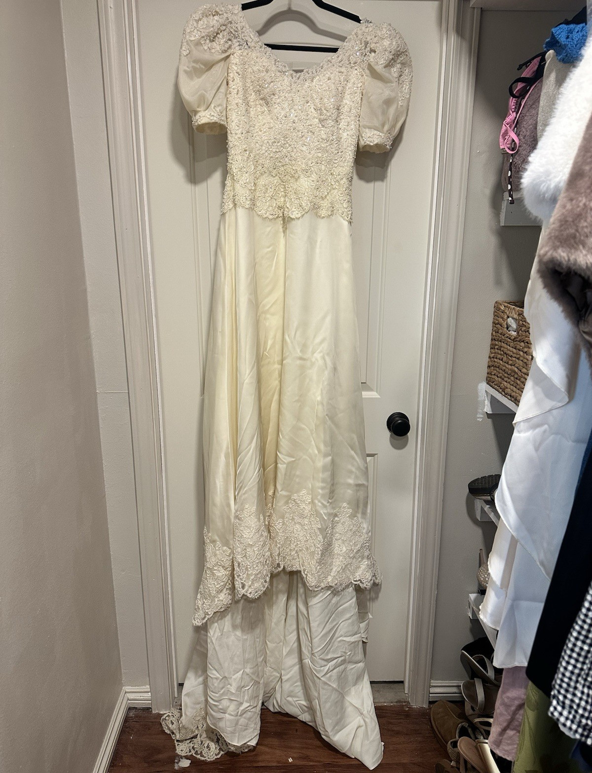 Handmade Classic Ivory A-Line V-Neck Short Sleeve Lace Beaded Sequin Train