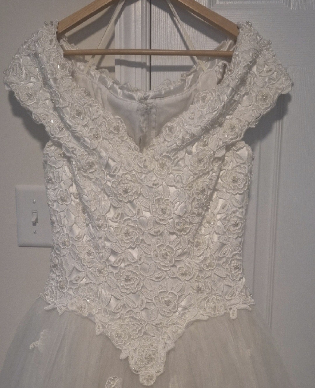 Ivory, Off-shoulder Vintage Wedding Dress