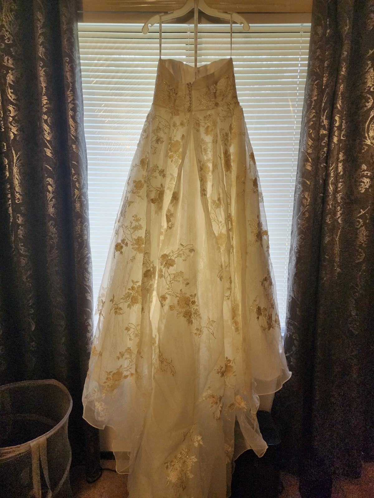 Oleg Cassini Women’s Wedding Dress Size 6P Ivory Champagne Lace Strapless A Line