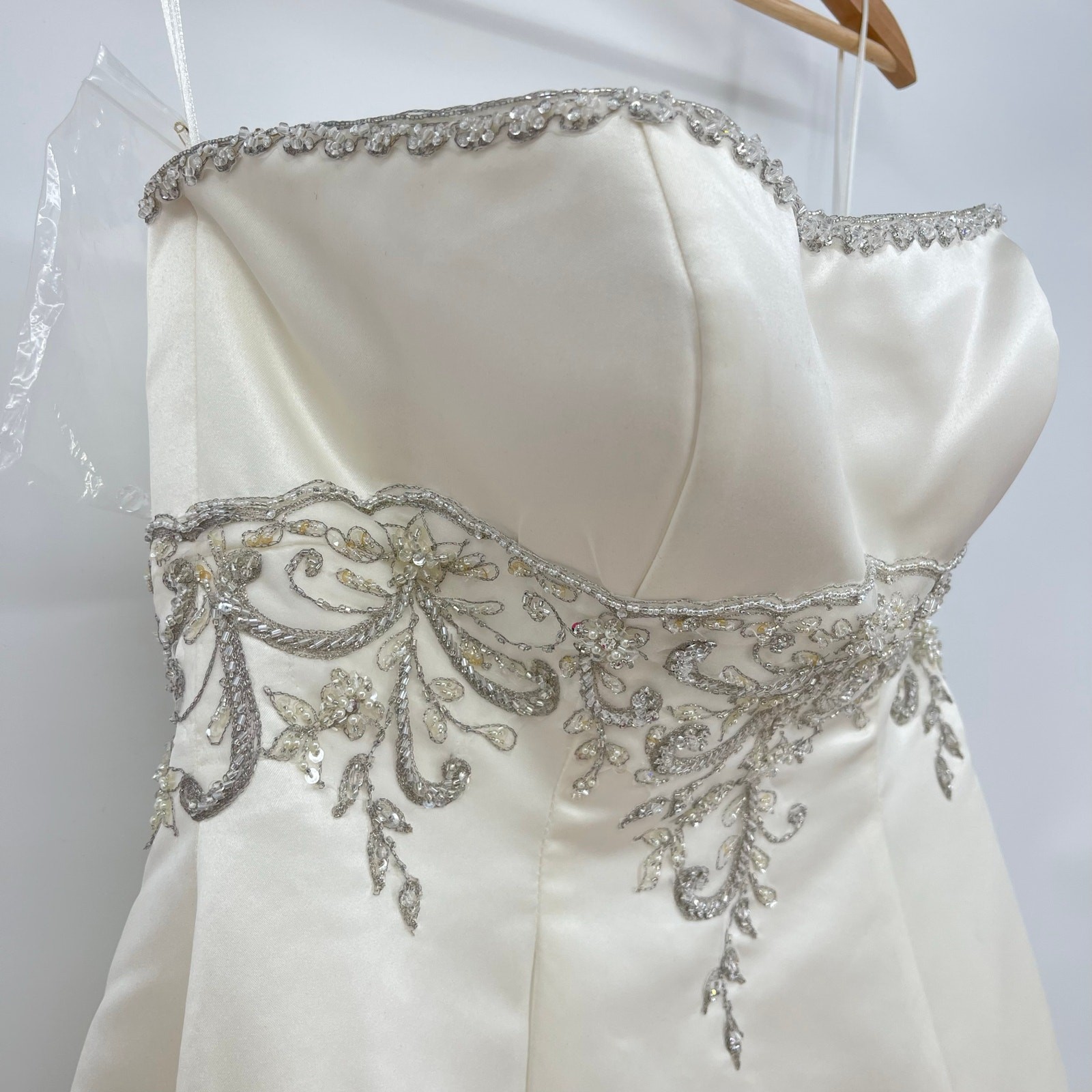 Casablanca Bridal | NWT Strapless Crystal Wedding Dress 1922 Size 12