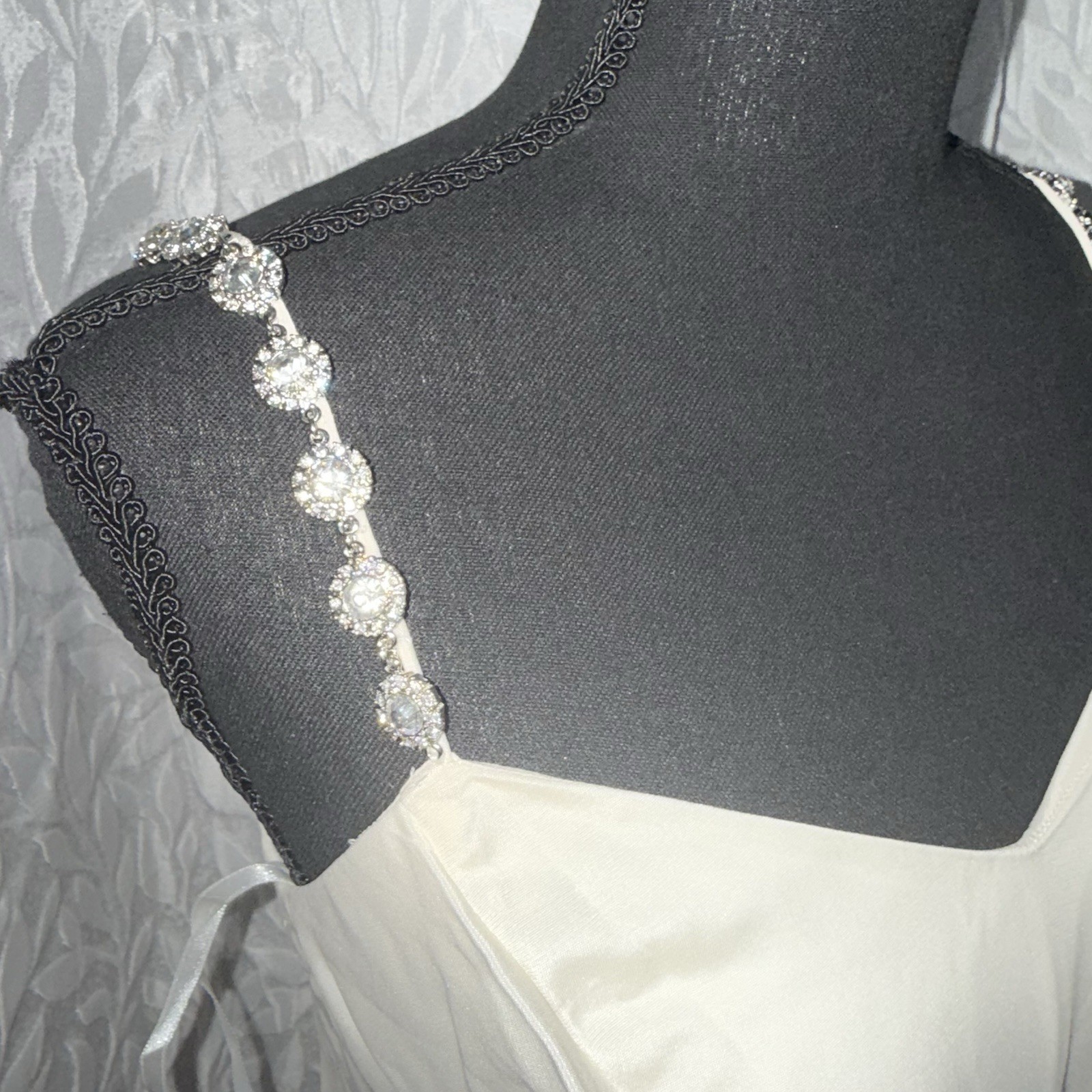 Ann Taylor Long Formal Wedding Bridal White Ivory With Silver Straps deess