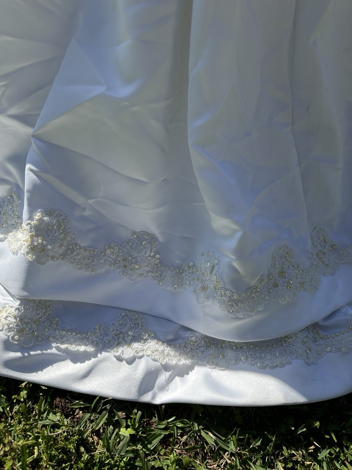 Mori Lee Wedding Dress Women’s Size 12 NWT Long Train Sleeveless Floral Beading