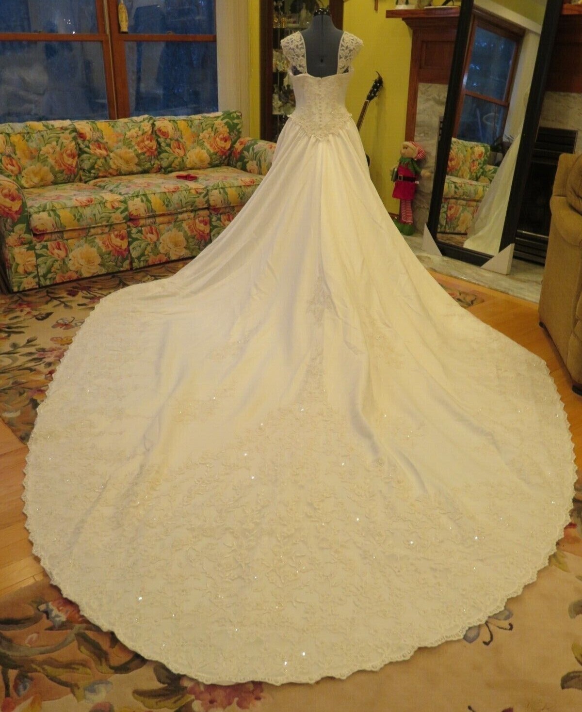 NEW Mary’s ALENCON lace DETACHABLE TRAIN Vintage Wedding Dress PRINCESS Gown WOW