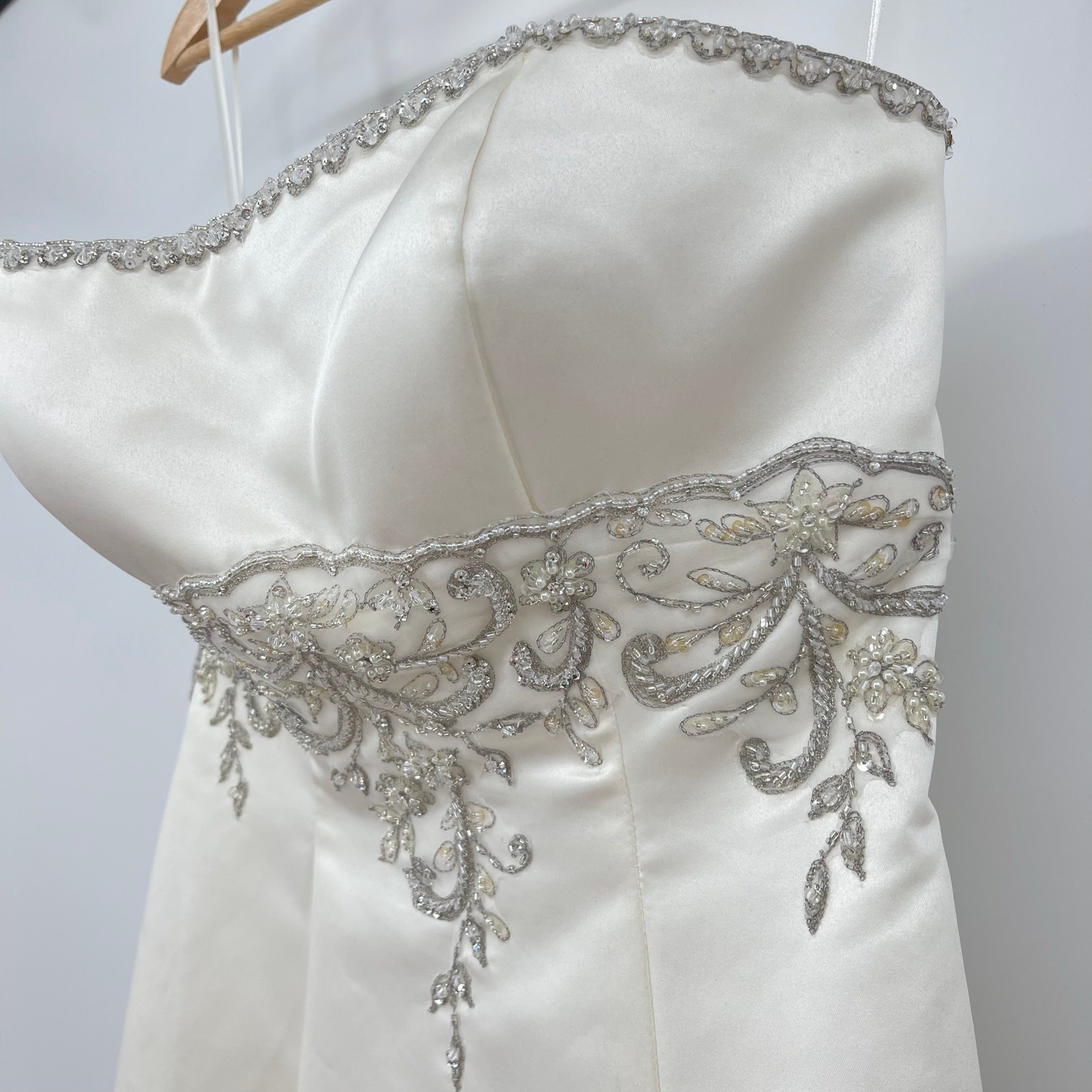 Casablanca Bridal | NWT Strapless Crystal Wedding Dress 1922 Size 12