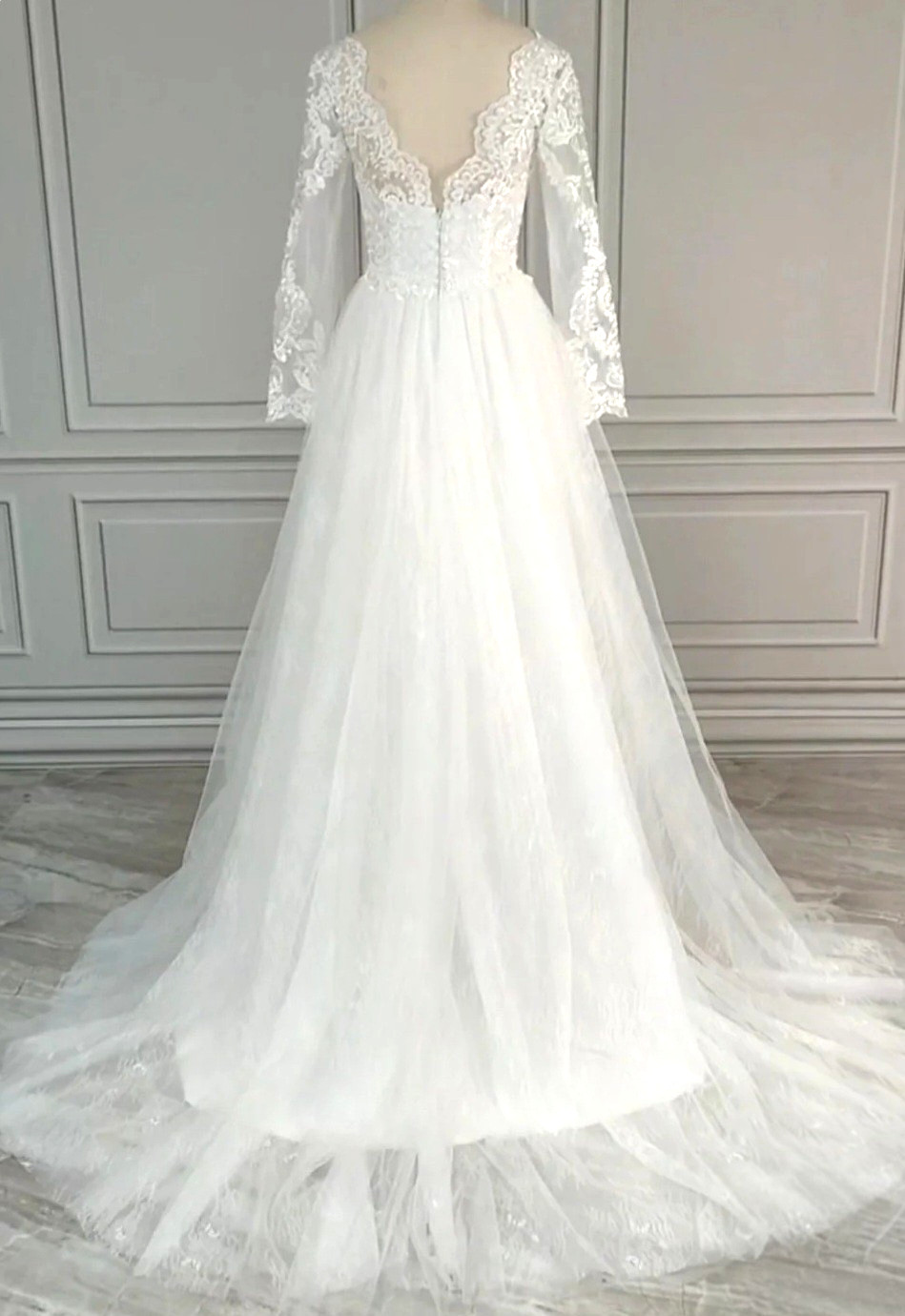 Unbranded long Sleeve sweetheart Neck White tulle and lace Wedding Dress sz 8