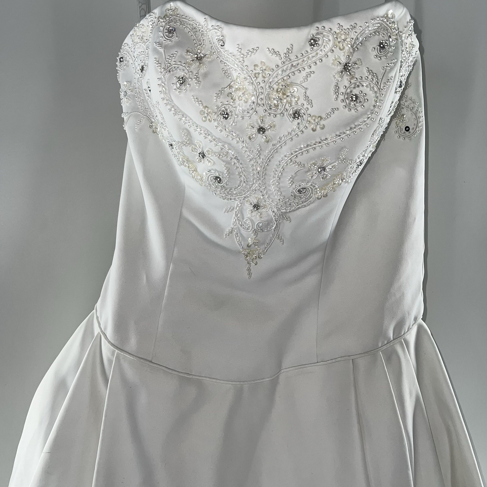 VTG Mary’s Classic 90’s Wedding Gown w/Matching Beaded Wrap & White Veil w/Satin