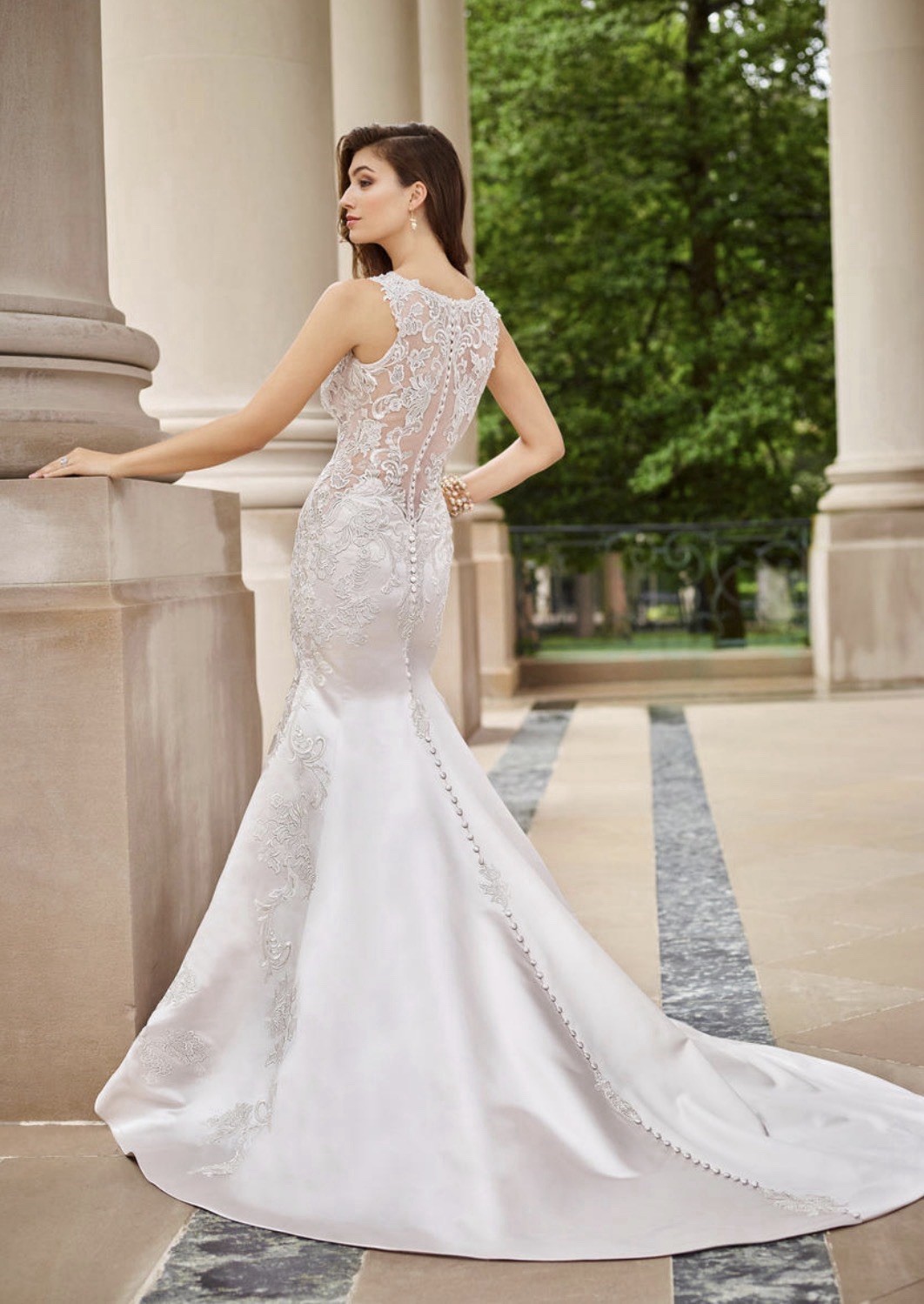 Ivory Satin Mermaid Wedding Dress Lace Beading V Neck Sleeveless Train Buttons