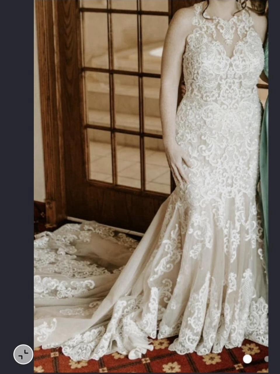 Ivory Lace Sleeveless Illusion Neckline Mermaid Wedding Dress with Veil