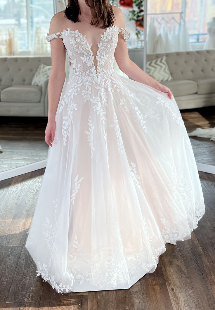Deep V Neck Wedding Dresses Off Shoulder Blush Pink Lace up Tulle Bridal Gowns