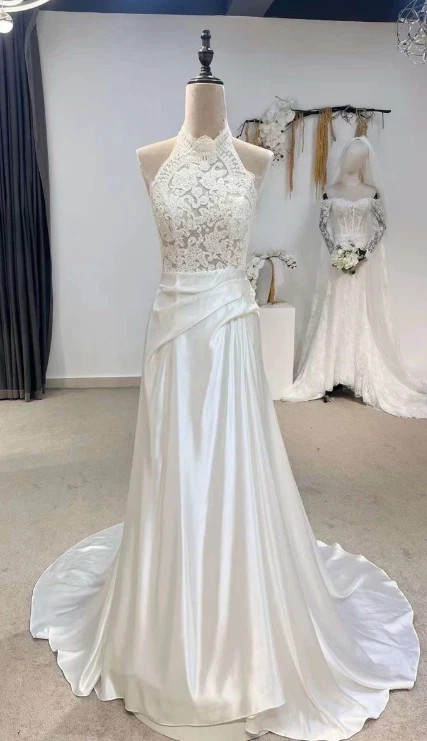 Satin Wedding Dresses Halter Neck Sweep Train Ruching Lace Applique Bridal Gown