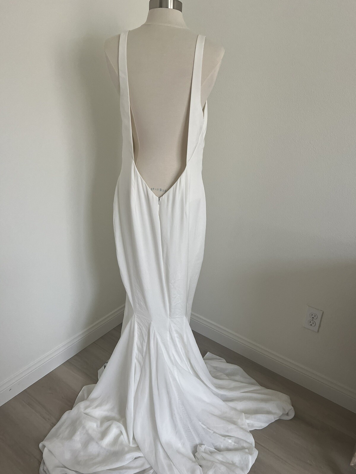 Katie May Mykonos Twist Front Crepe de Chine Mermaid Gown, Ivory Size V NWT