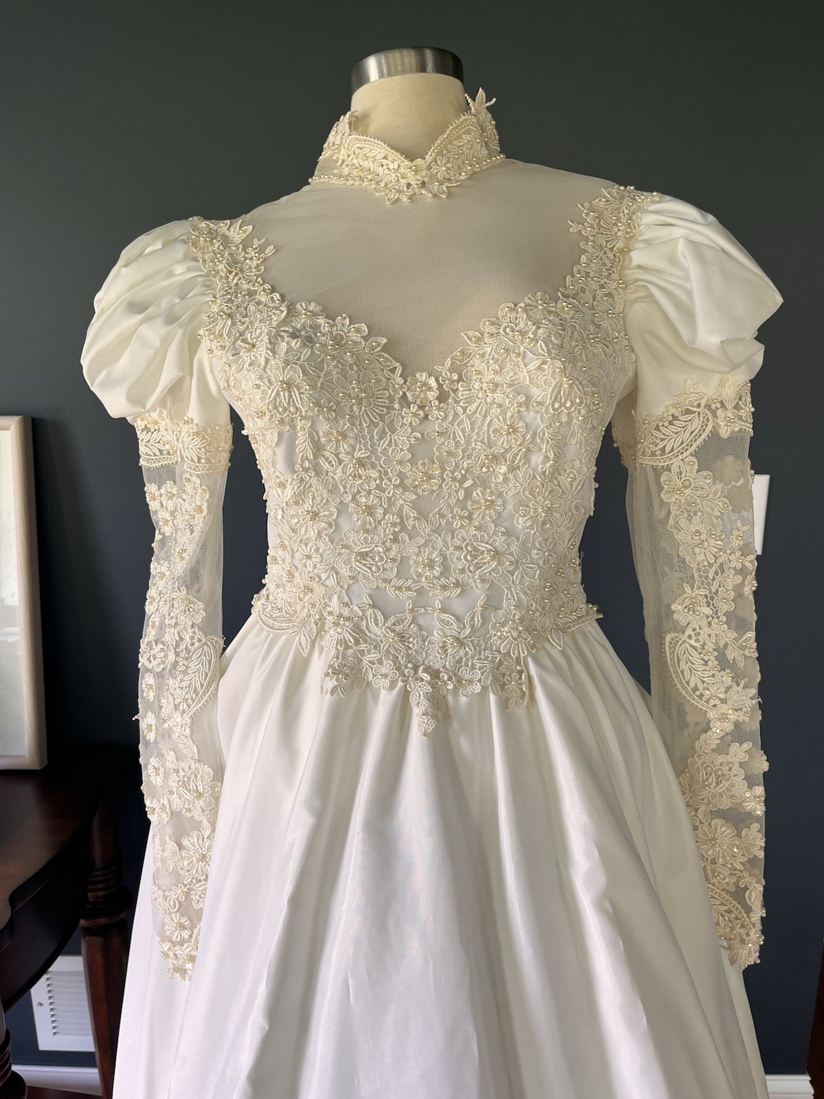 Vintage 80s White/Off White Wedding Dress, Petticoat and Veil