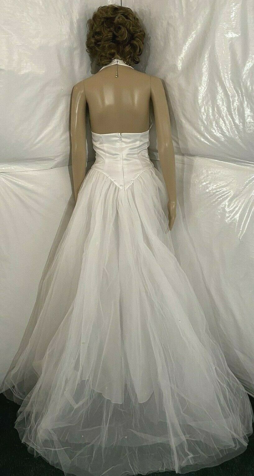Pretty WHITE Venus Wedding Gown/Dress SZ 10W? with scarf, and veil EUC
