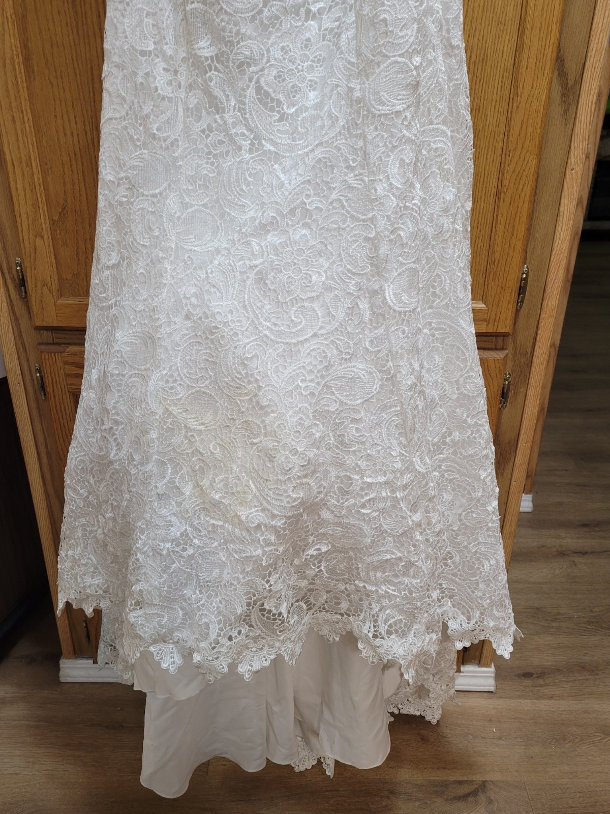 White Lace Overlay Wedding Dress, Fully Lined. Hi/Lo Style w/Sweetheart Neckline