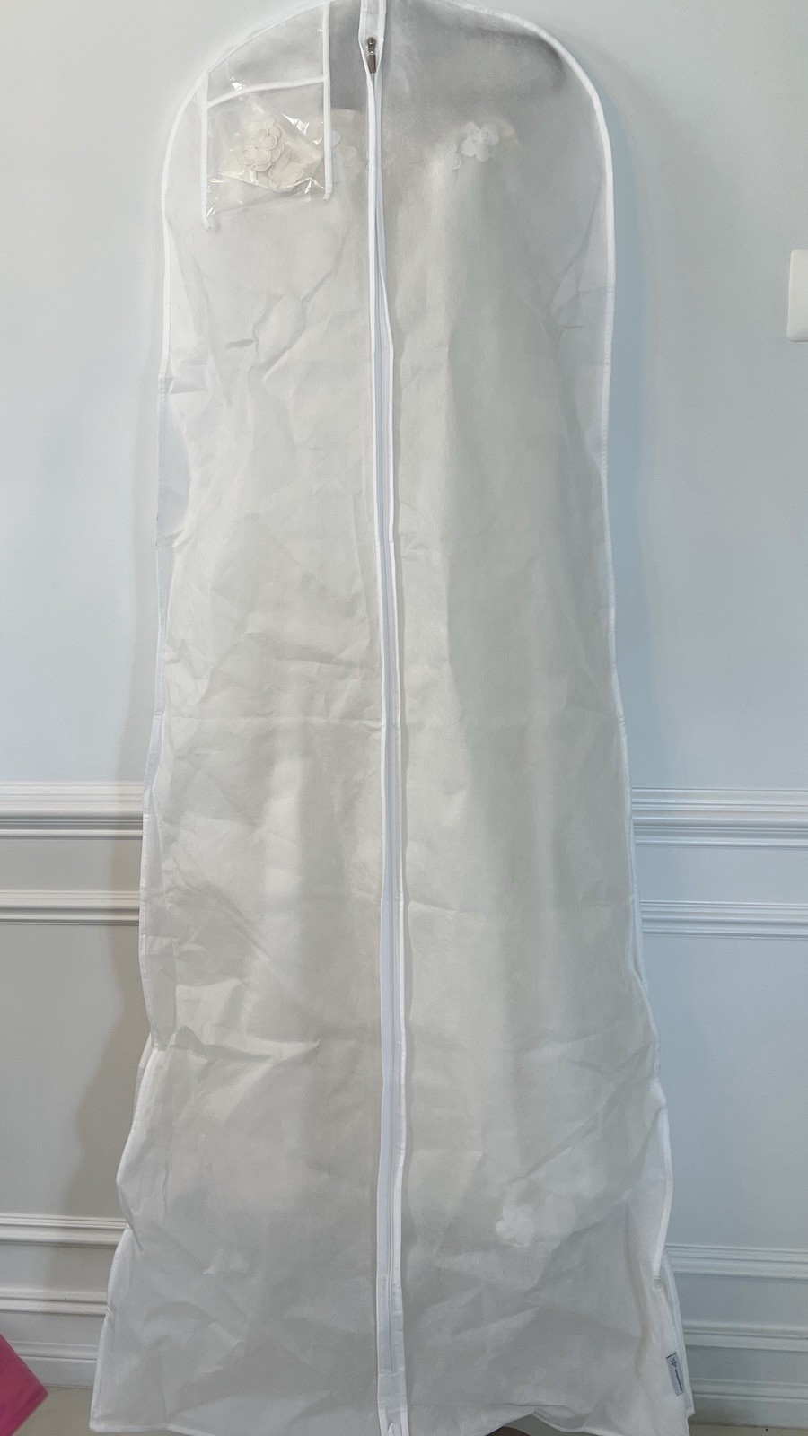Wtoo by Watters Ivory Strapless Floral Appliqué Bridal Gown Size 8 Tailored to 4