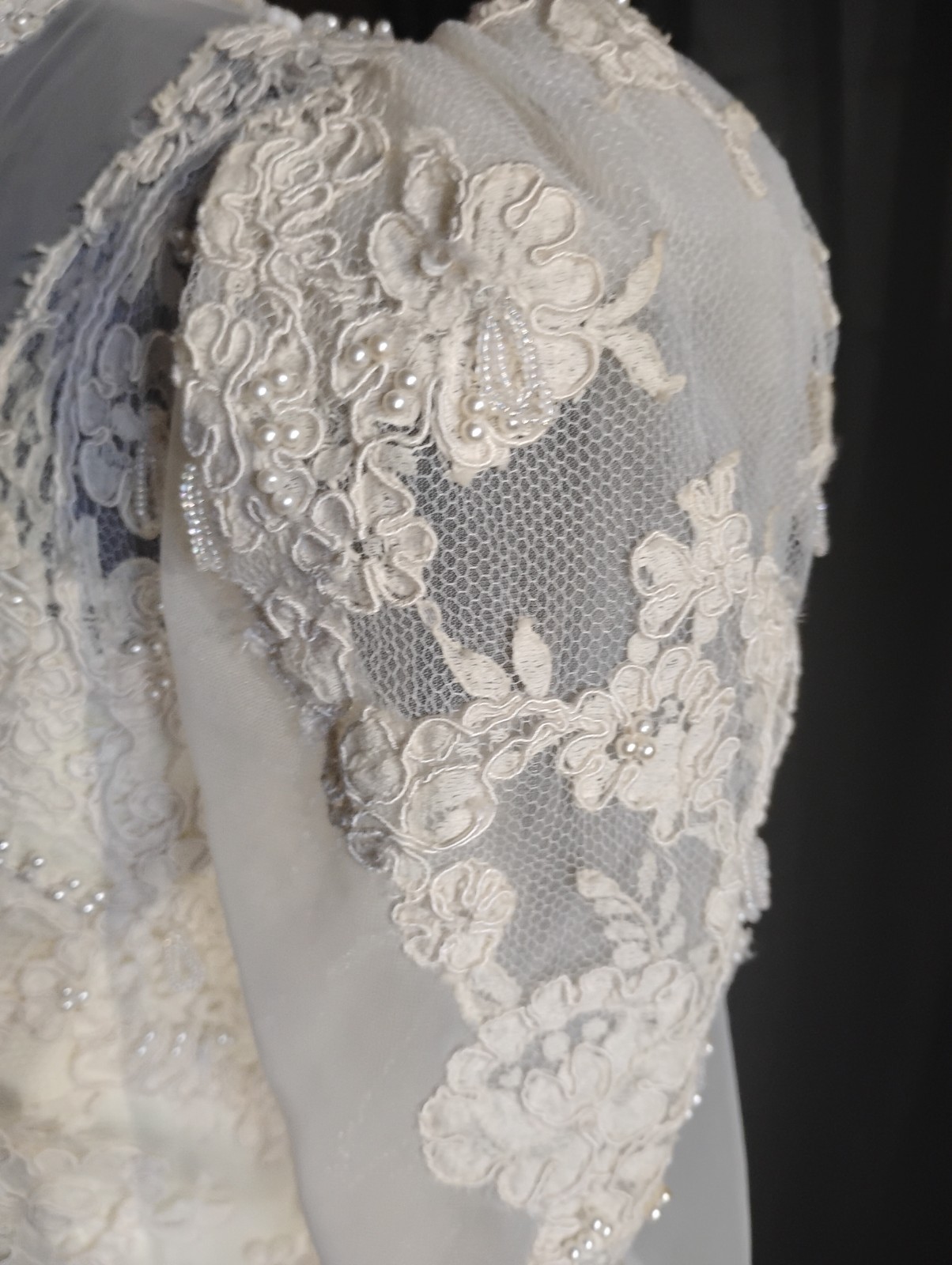 High Neck Ivory Train Sz M Hanging Bustle Beads Wedding Gown Dress