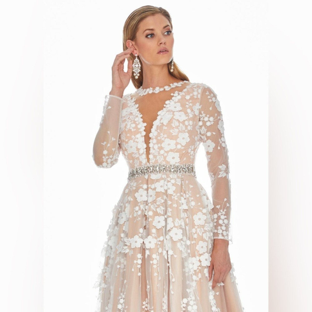 New NWT ASHLEY LAUREN COLLECTION 1396 white/nude bridal wedding DRESS size 4