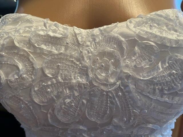 Signature Galina White Lace Strapless Wedding Gown Bridal Dress Size O P petite