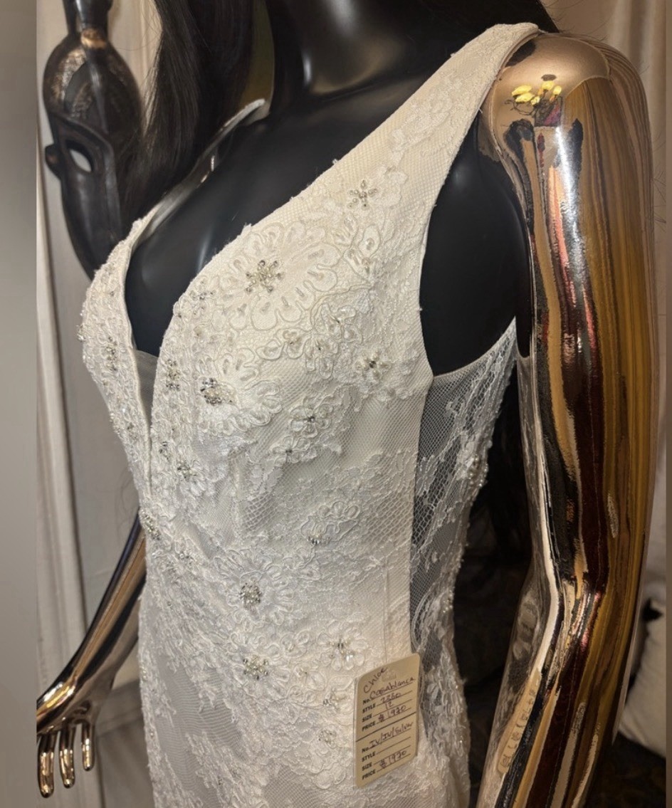 Casablanca Bridal Ivory Lace Fit & Flare Wedding Dress V Neck Size 12