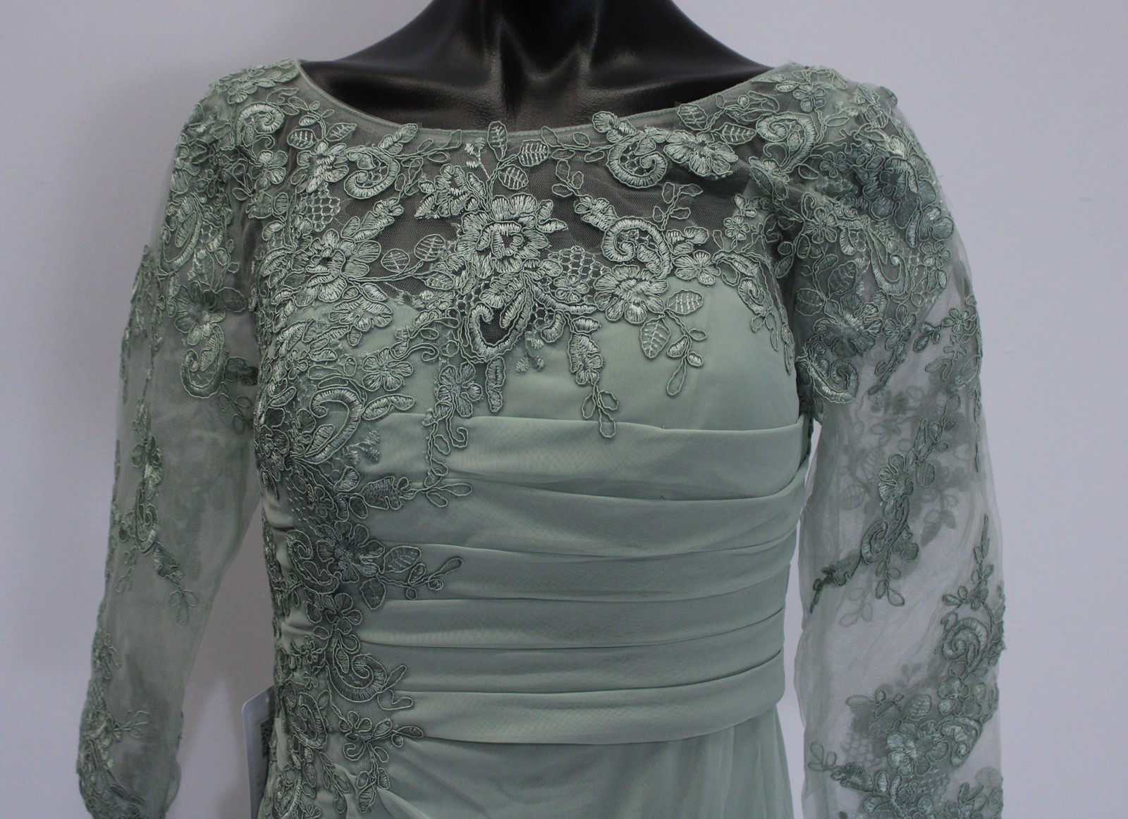 Azazie Women’s Alisondra Sheath Scoop Lace Lace Dress AP2 Agave Size: A6 NWT