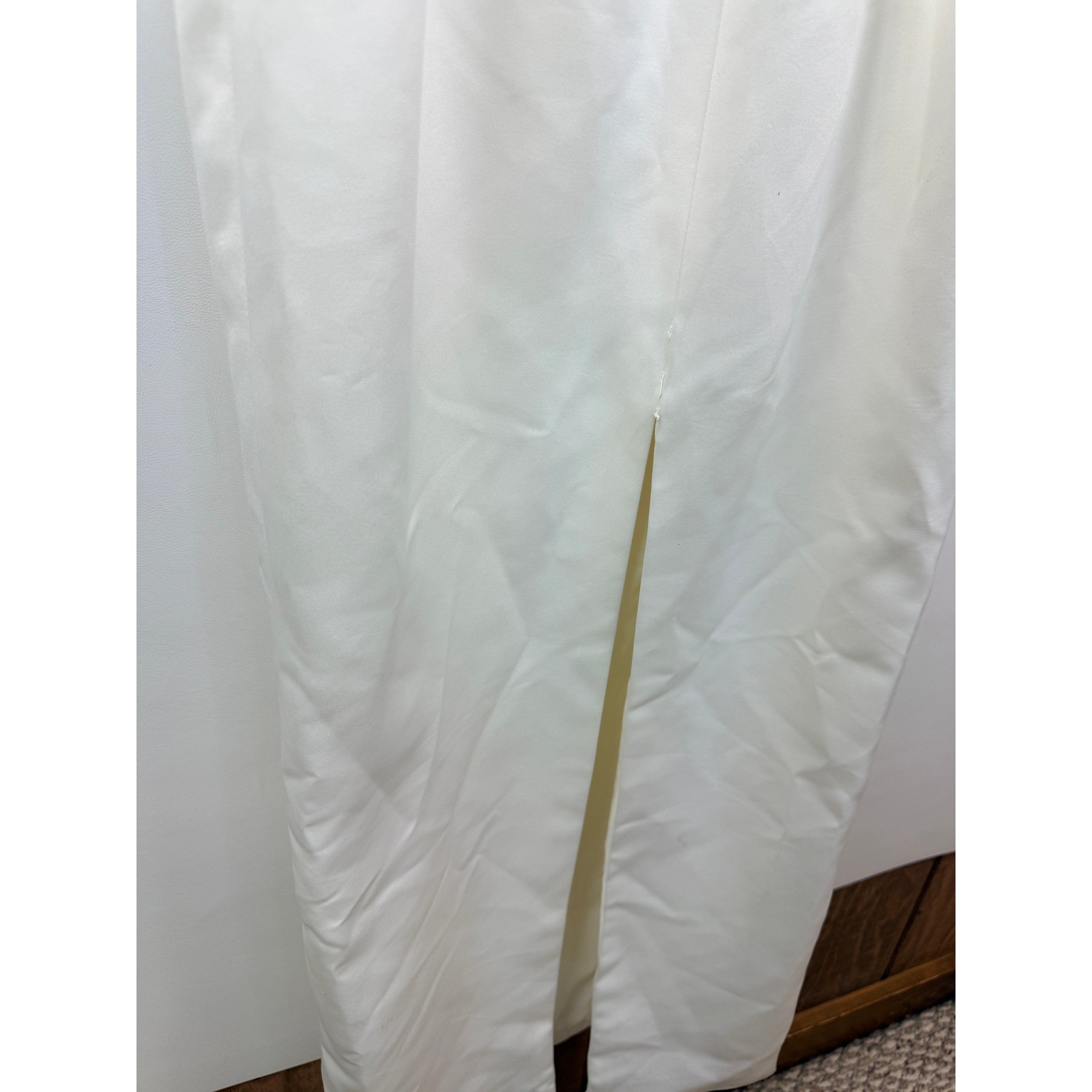 Venus Informals Ivory Satin V-Neck Bridal Gown Wedding Dress Size 2 6236-119