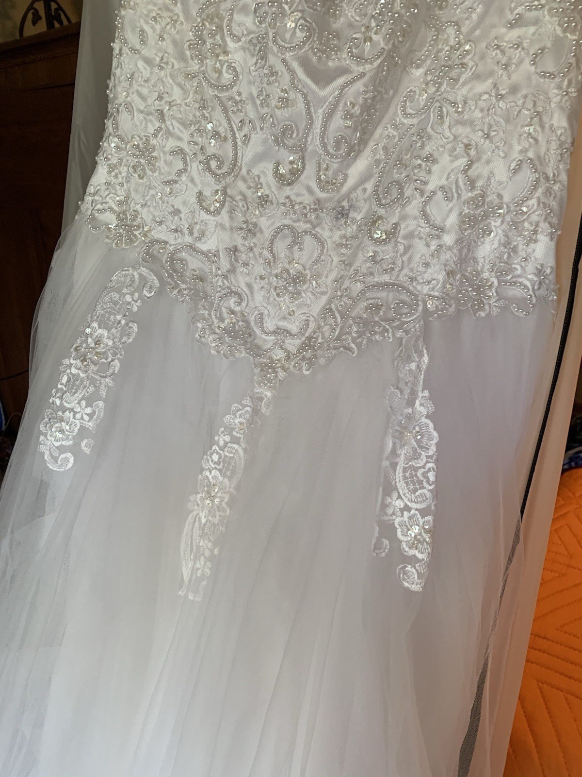 UNBRANDED USED WHITE WEDDING DRESS SIZE 18