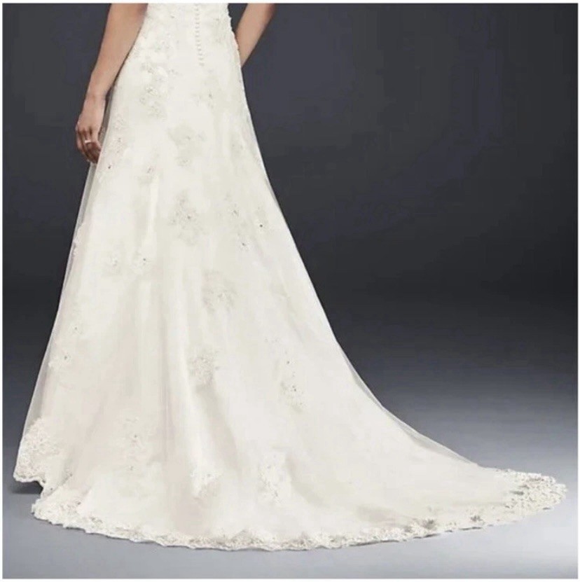 David’s Bridal Ivory Cap Sleeve Lace Over Satin A-Line Wedding Dress 16 petite