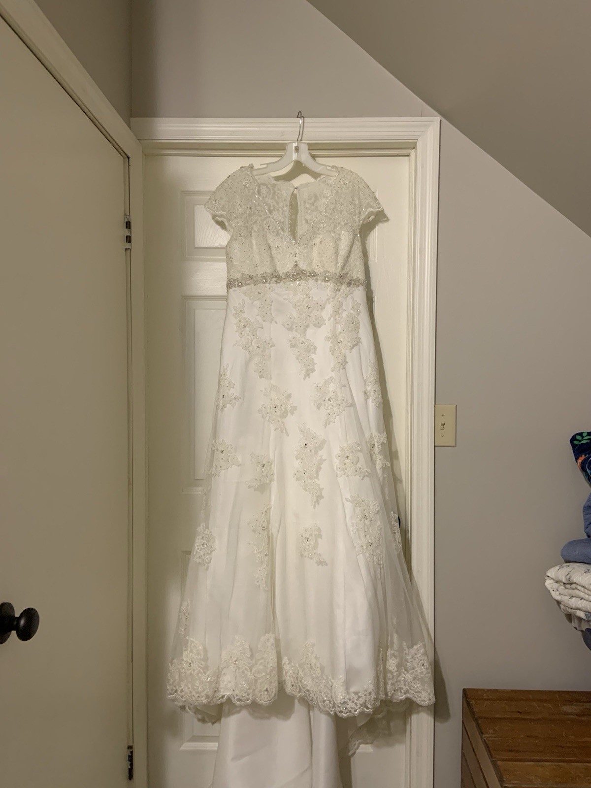 David’s Bridal Ivory Cap Sleeve Lace Over Satin A-Line Wedding Dress 16 petite