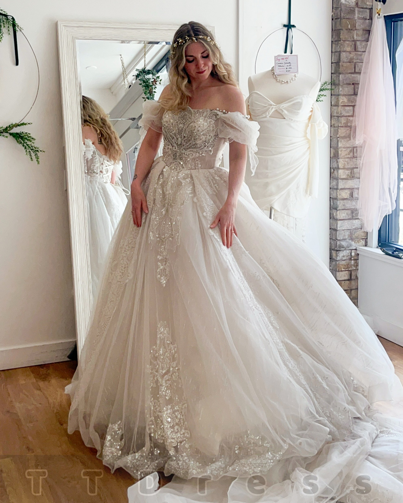 Off Shoulder Wedding Dresses Sparkle Sequin Lace Appliques A Line Bridal Gowns