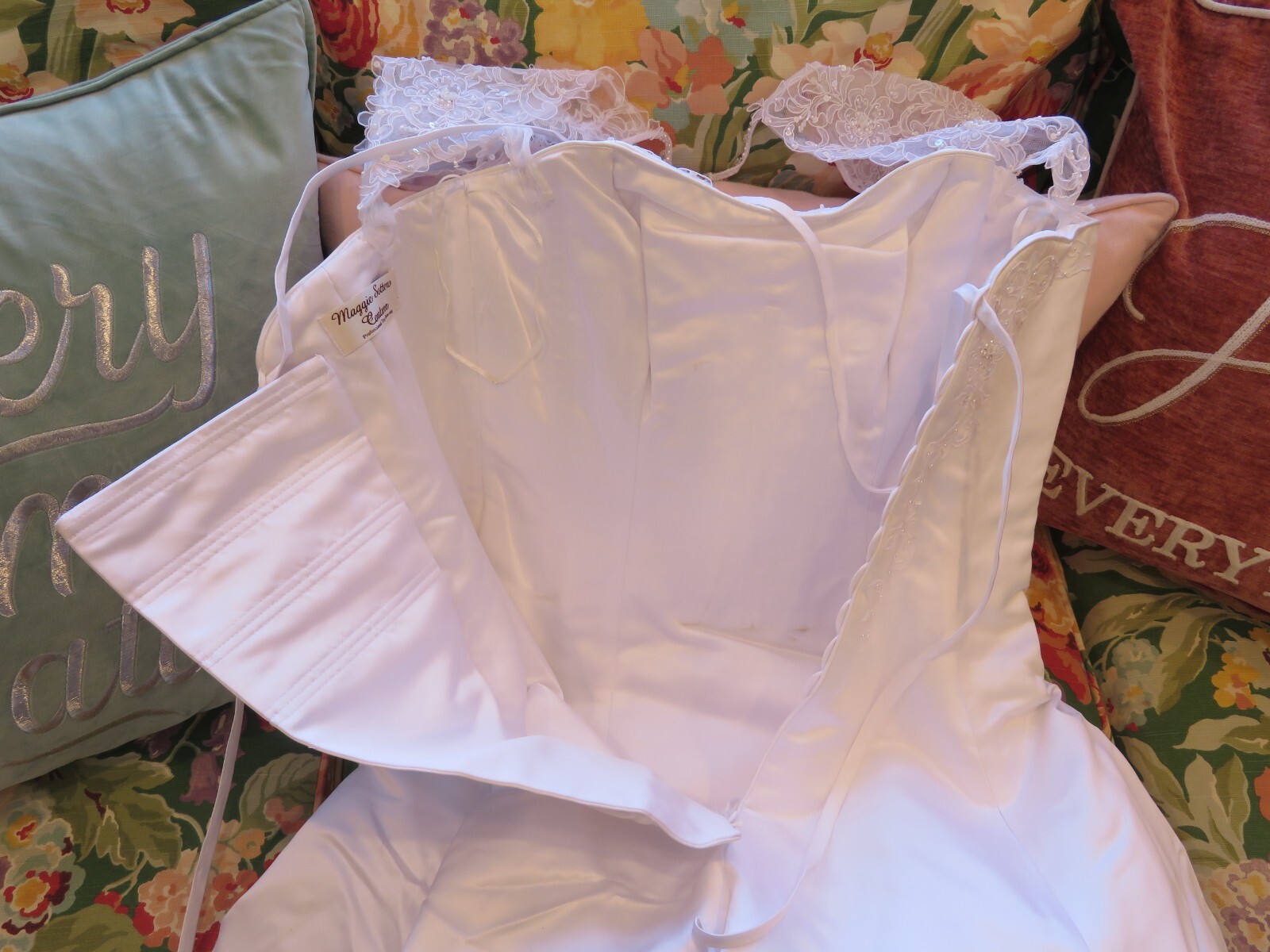NEW Maggie Sottero CORSET Vintage Wedding Dress ROMANTIC LACE FLOWERS Gown Train