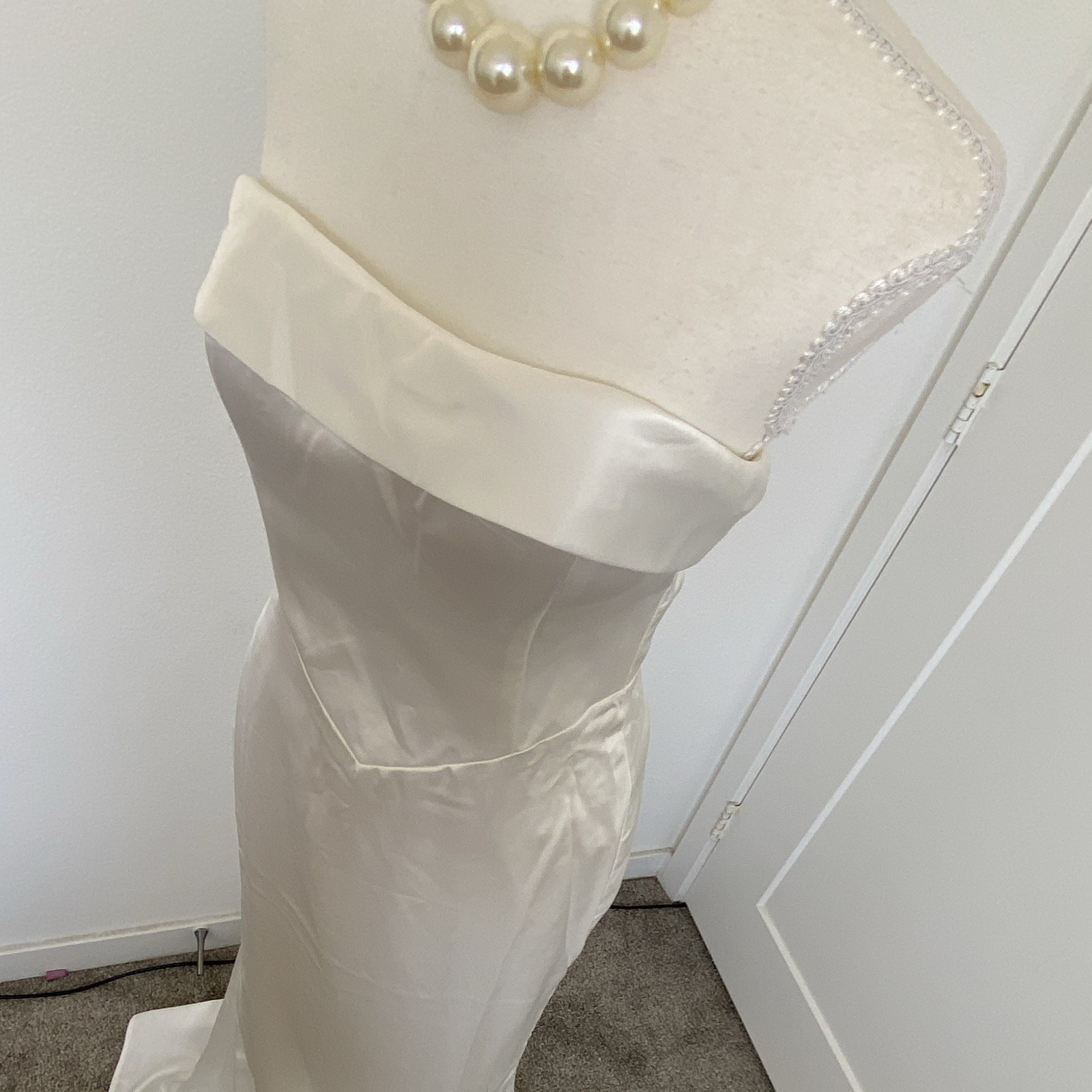 MESHKI White Strapless Satin Column/Sheath Full-Length Dress Size S