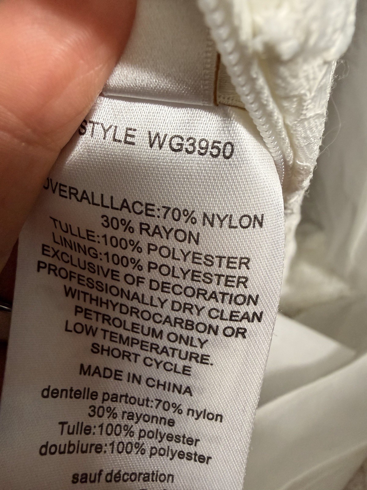 Galina V-Neck Lace Mermaid Wedding Dress Size 6 NWT Soft White