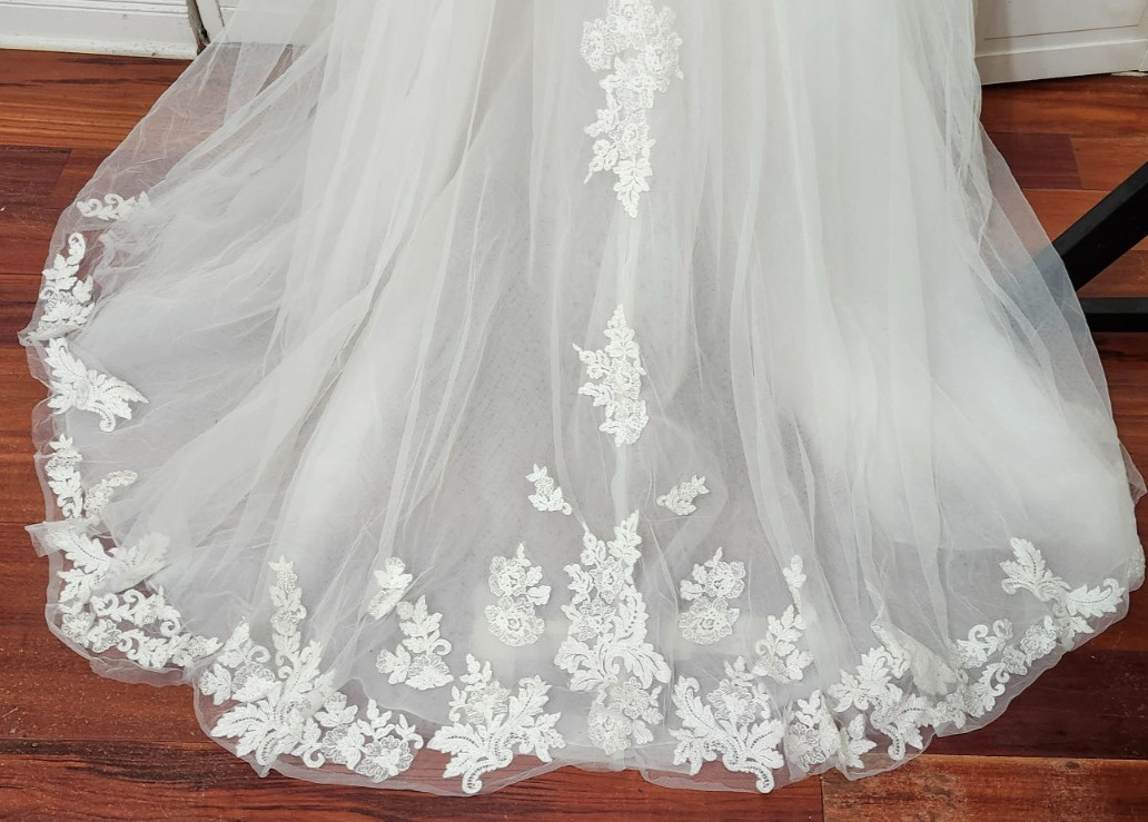 MARTINA LIANA Ivory Lace Beaded Wedding Dress Silk Lined Bridal Gown+2 Veils