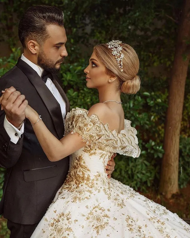Luxury Wedding Dresses Crystal Beading 3D Floral Appliques Bridal Gown Princess