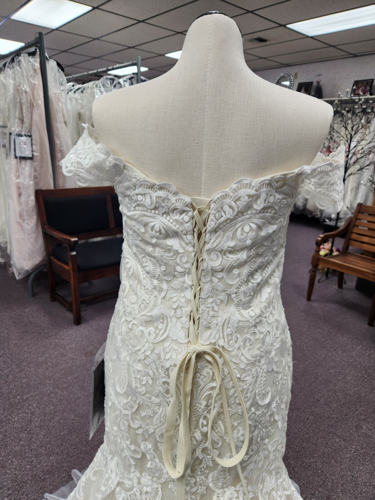 LaSposa Ivory/Champagne Size 16W Private Label Lace Bridal Gown/Wedding Dress
