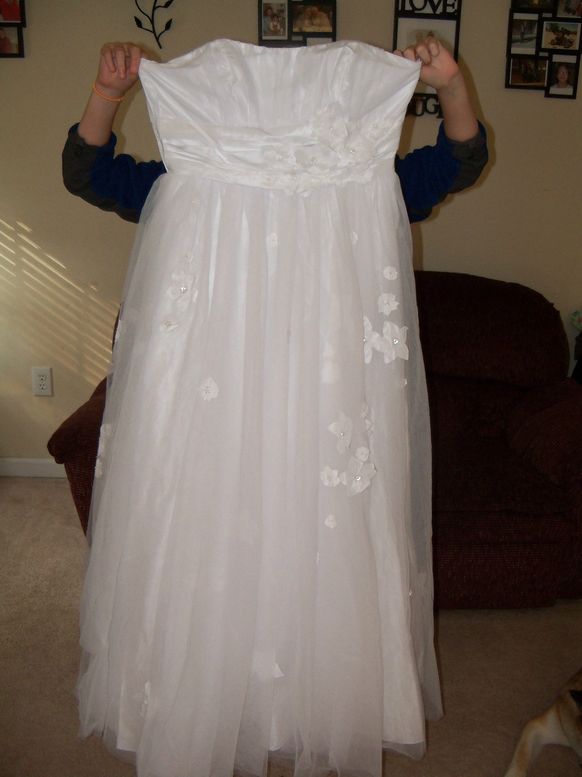 David’s Bridal Strapless Tulle Ball Gown w/Floral Detail Size 14 Women’s NWOT