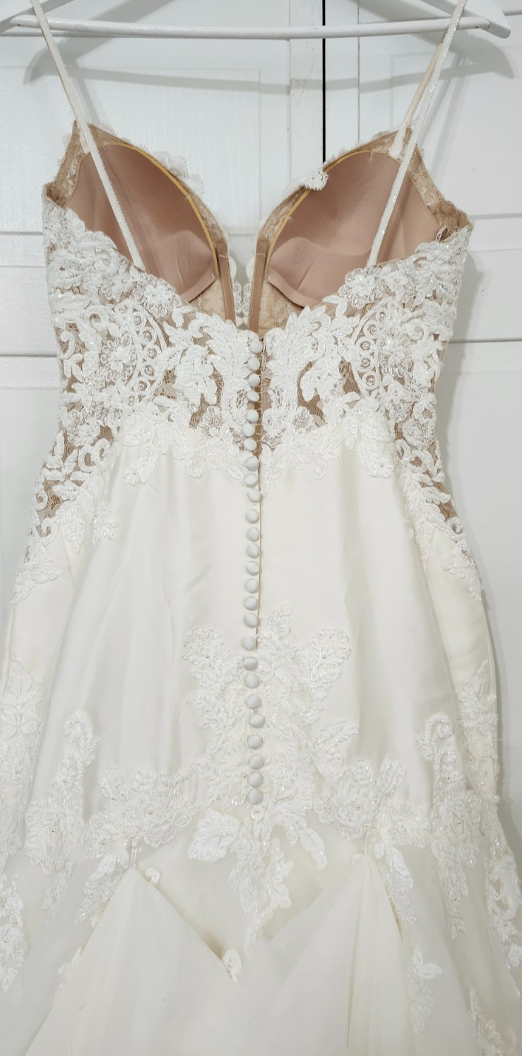 MARTINA LIANA Ivory Lace Beaded Wedding Dress Silk Lined Bridal Gown+2 Veils