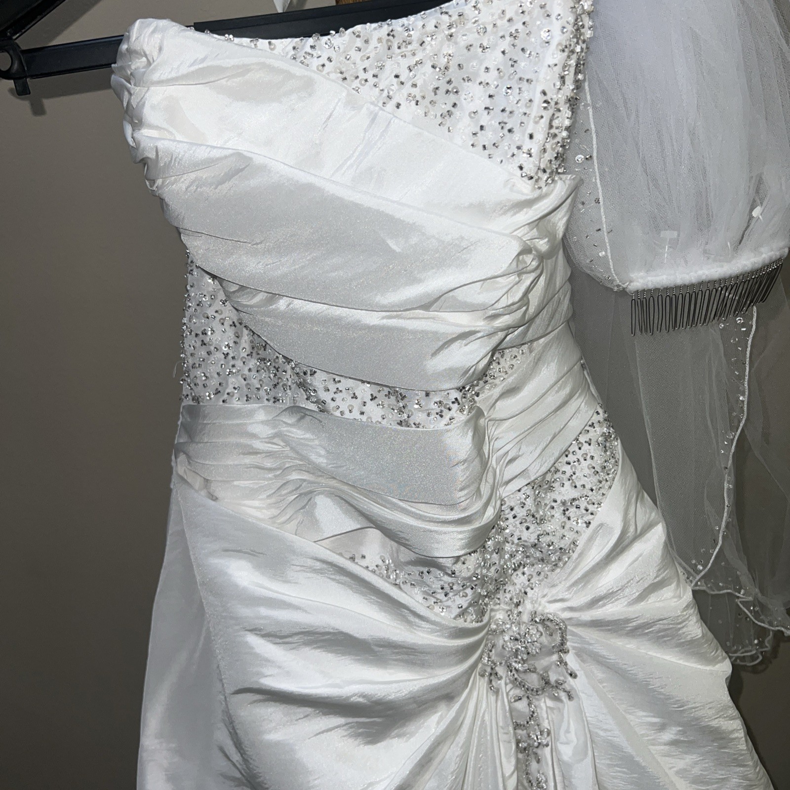 Unbranded White Wedding Dress With Veil Size 16