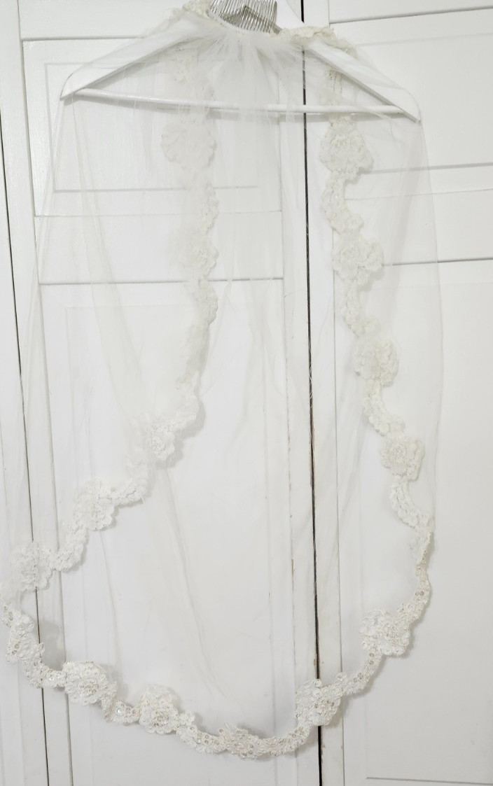 MARTINA LIANA Ivory Lace Beaded Wedding Dress Silk Lined Bridal Gown+2 Veils