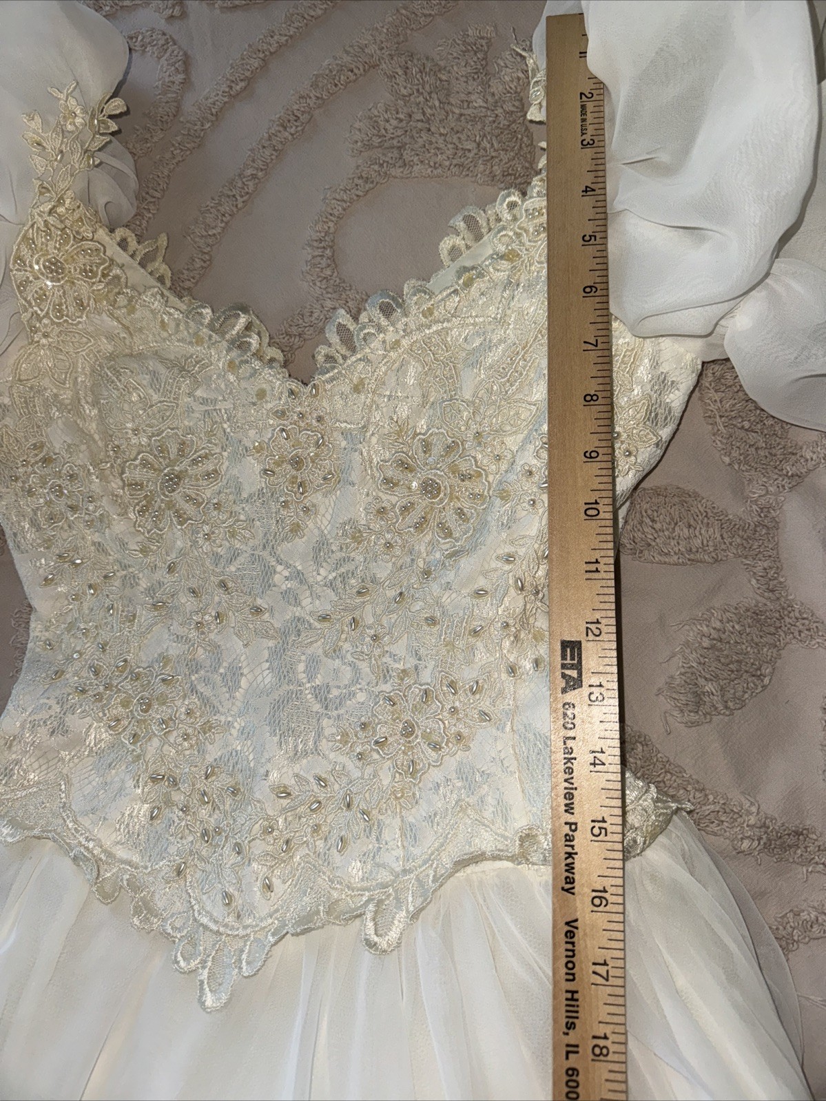 VTG 1980’s Ivory Wedding Gown w/Puff Sleeves Lace & Pearl Bodice Flowers SMALL