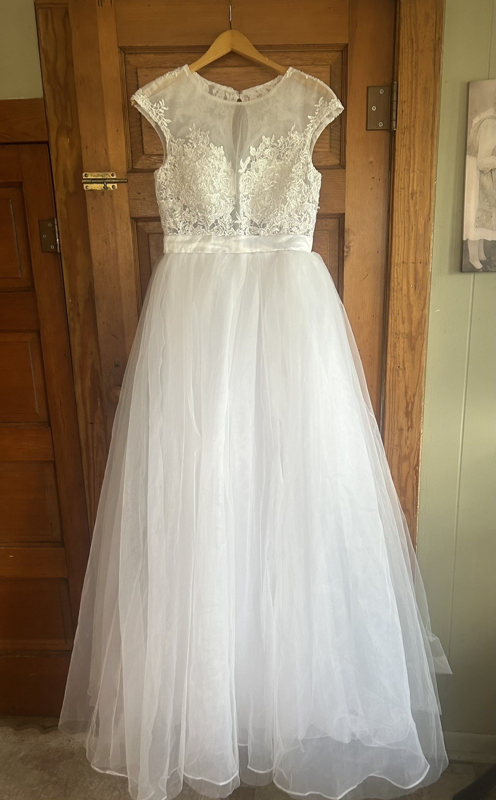 Bridal Gown Tulle Skirt Women’s Lace Appliqué Beach Wedding Dress