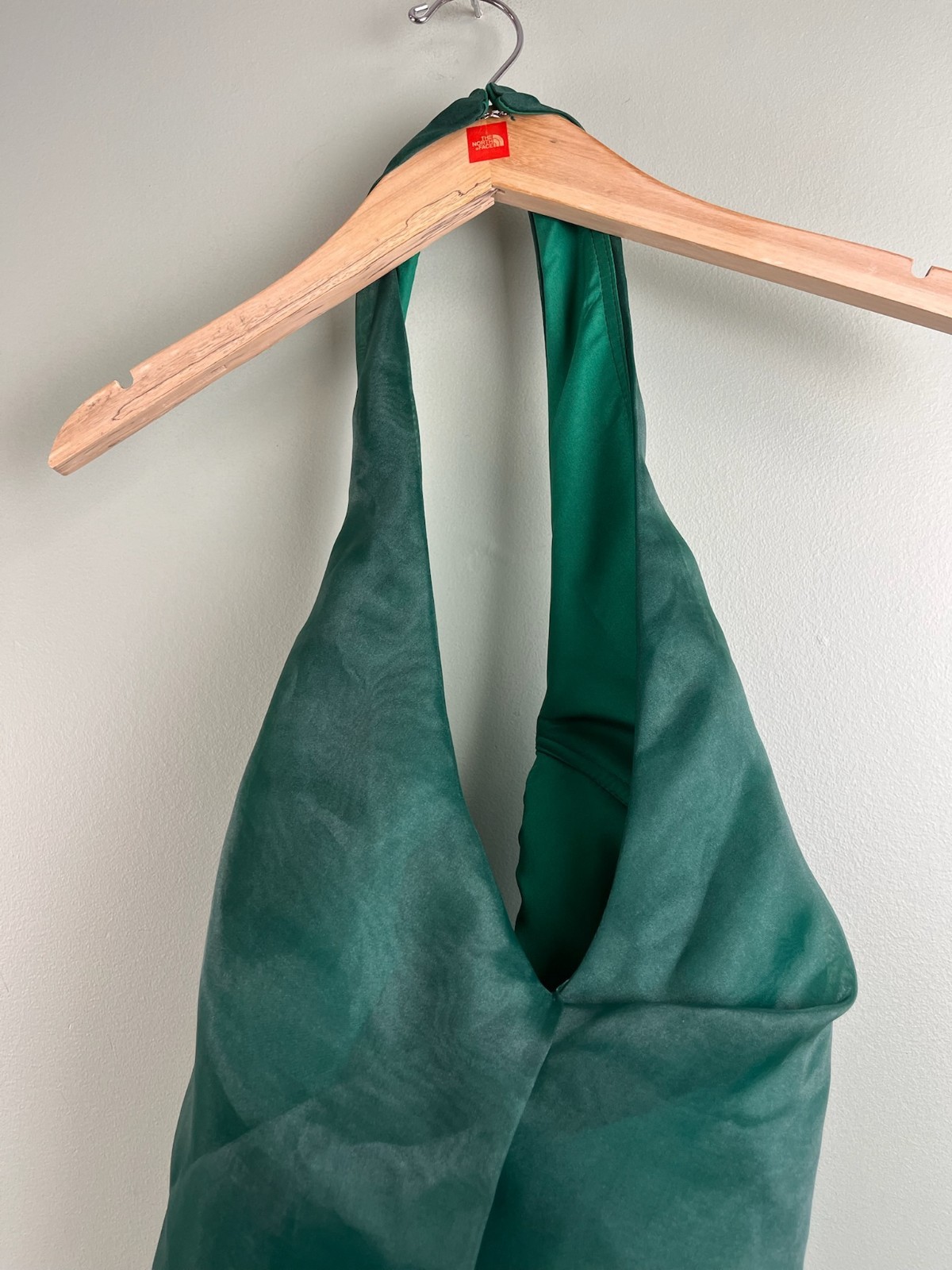 NWT Hebeos Wedding Dress Green Long Tulle Halter Top Neckline Lined Size L/XL