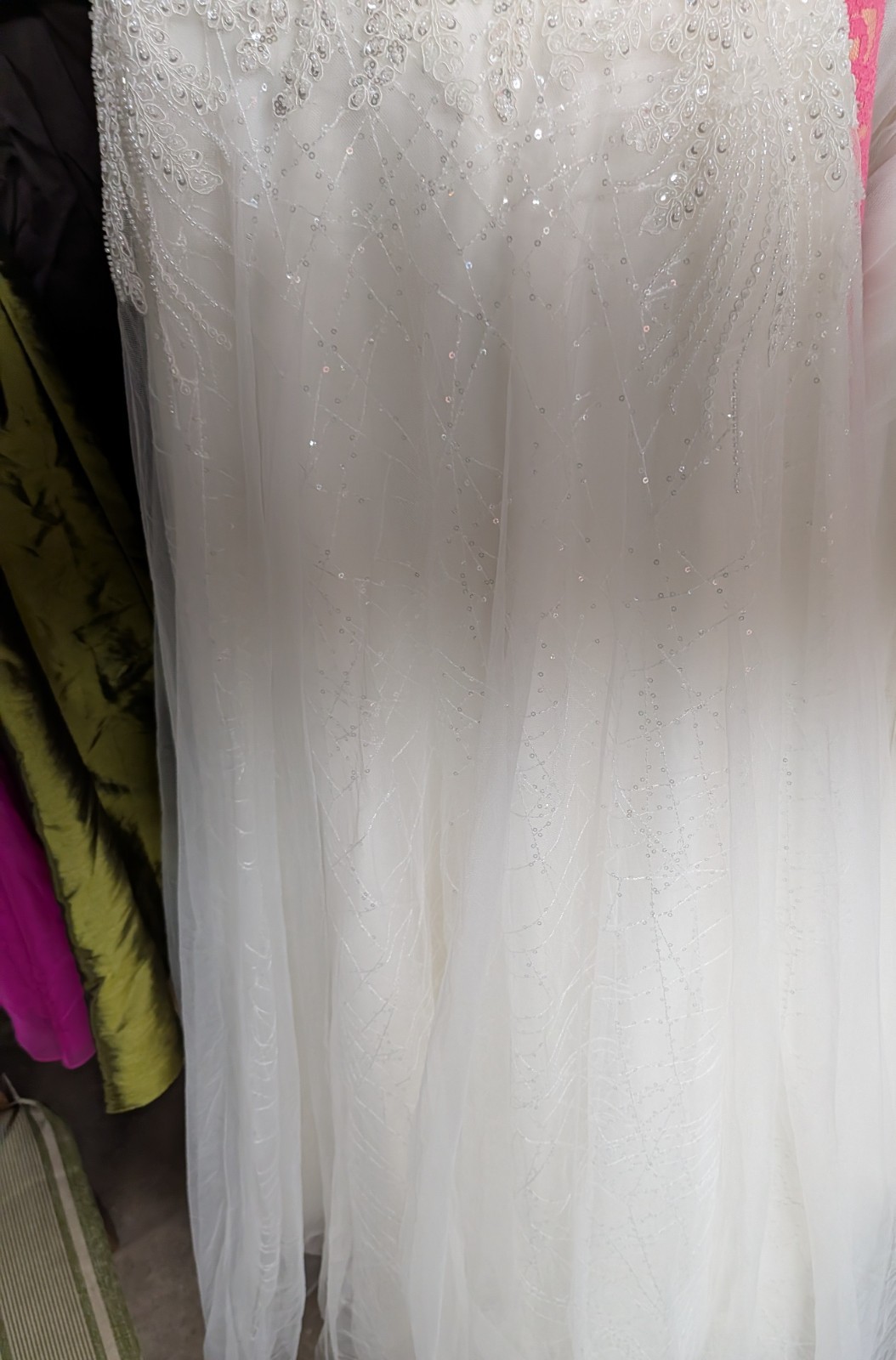 Moda Bella Ivory/White V-Neck Cap Sleeve A-Line Lace Beaded Tulle 10 MB2072