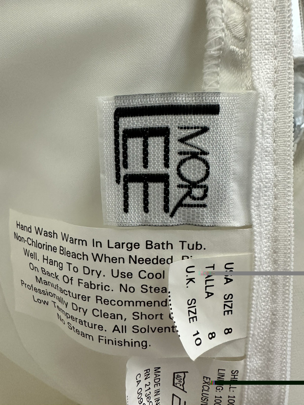 Brand New Unused MoriLee Wedding Gown Style 6011 No 39 /Size 8, Unaltered