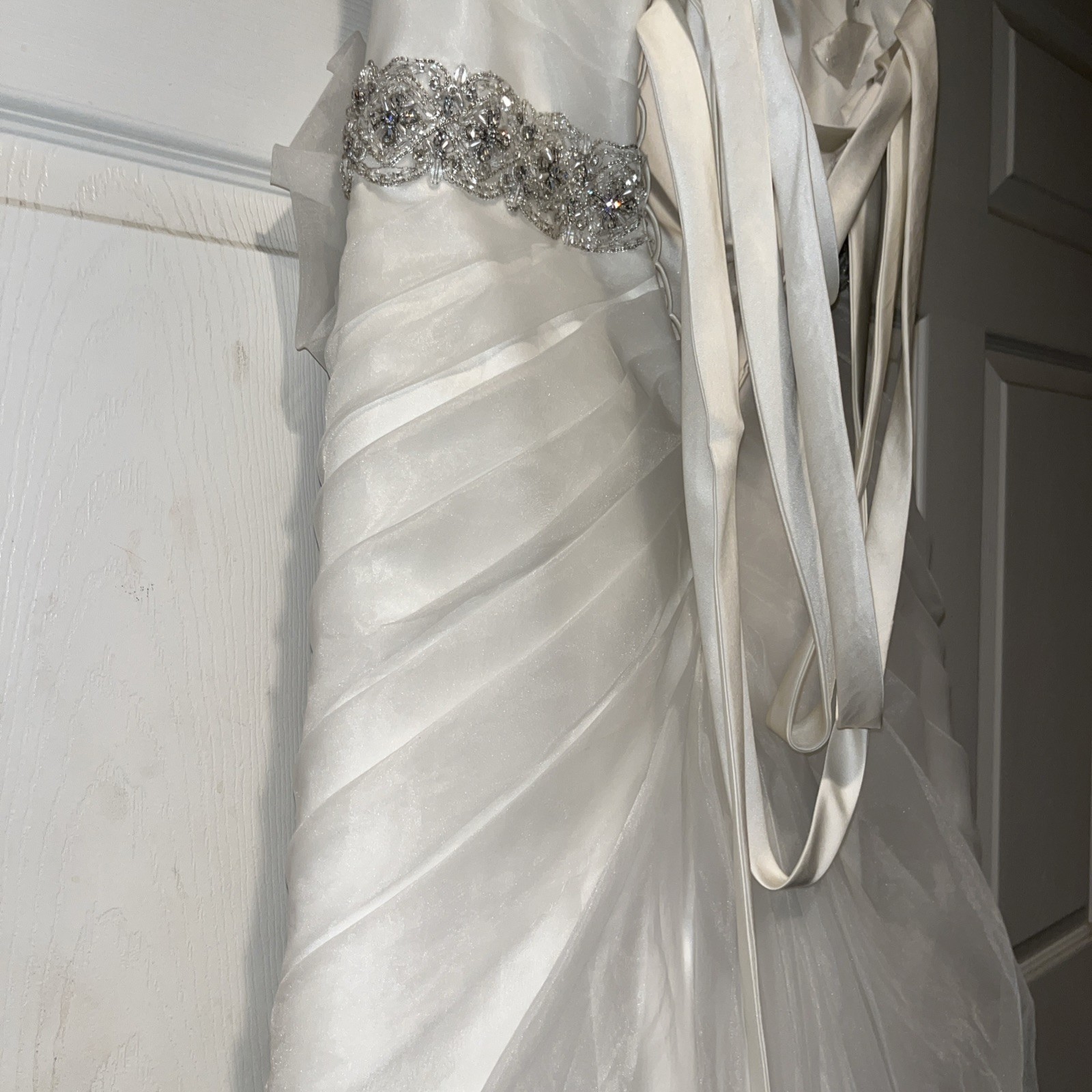 Elegant Wedding Dress By Venus Rhinestone Strapless Size 14 New With Tags!