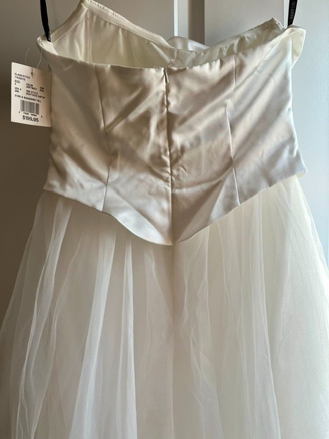 David’s Bridal Strapless Satin and Tulle Ball Gown Size 4 Soft White
