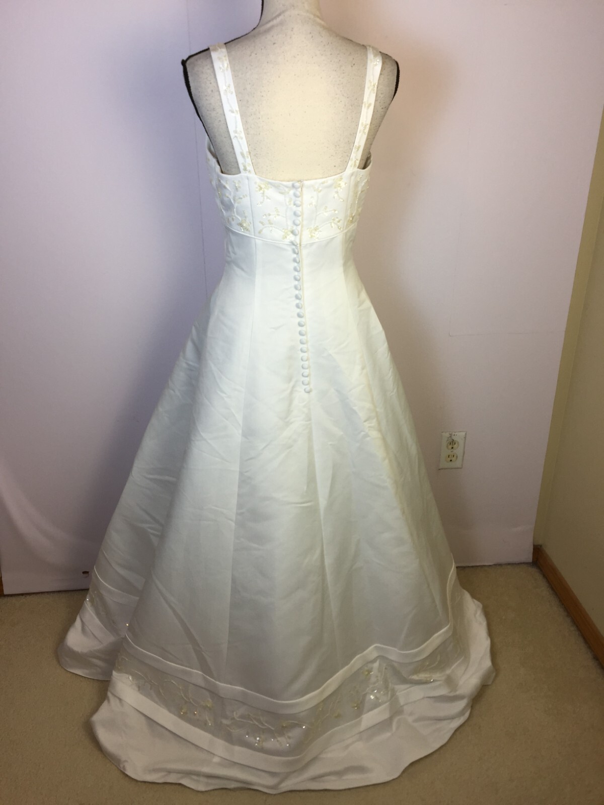 Oleg Cassini Wedding Dress Size 10 Womans White Beaded Sleeveless Ballgown Tulle