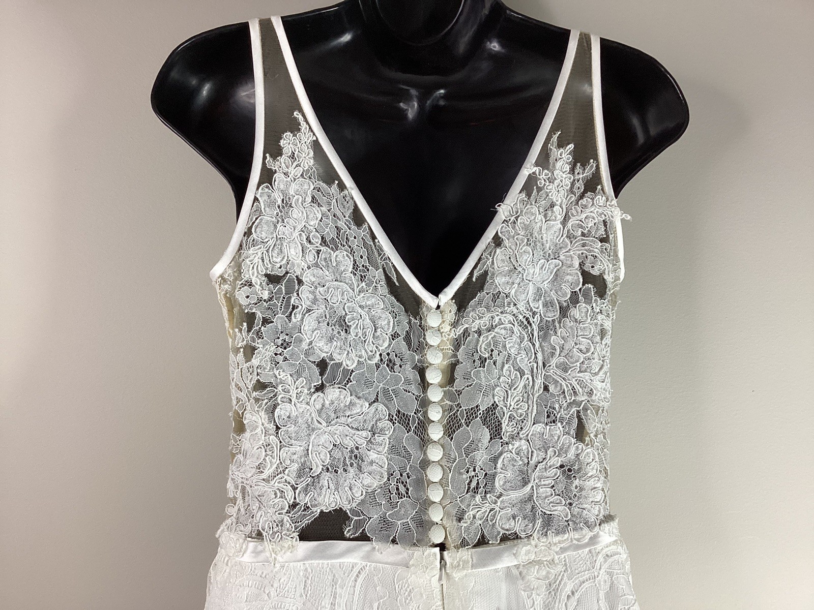Vtg Eugenia Wedding Gown Off White Lace Simple Elegant Button Back Padded