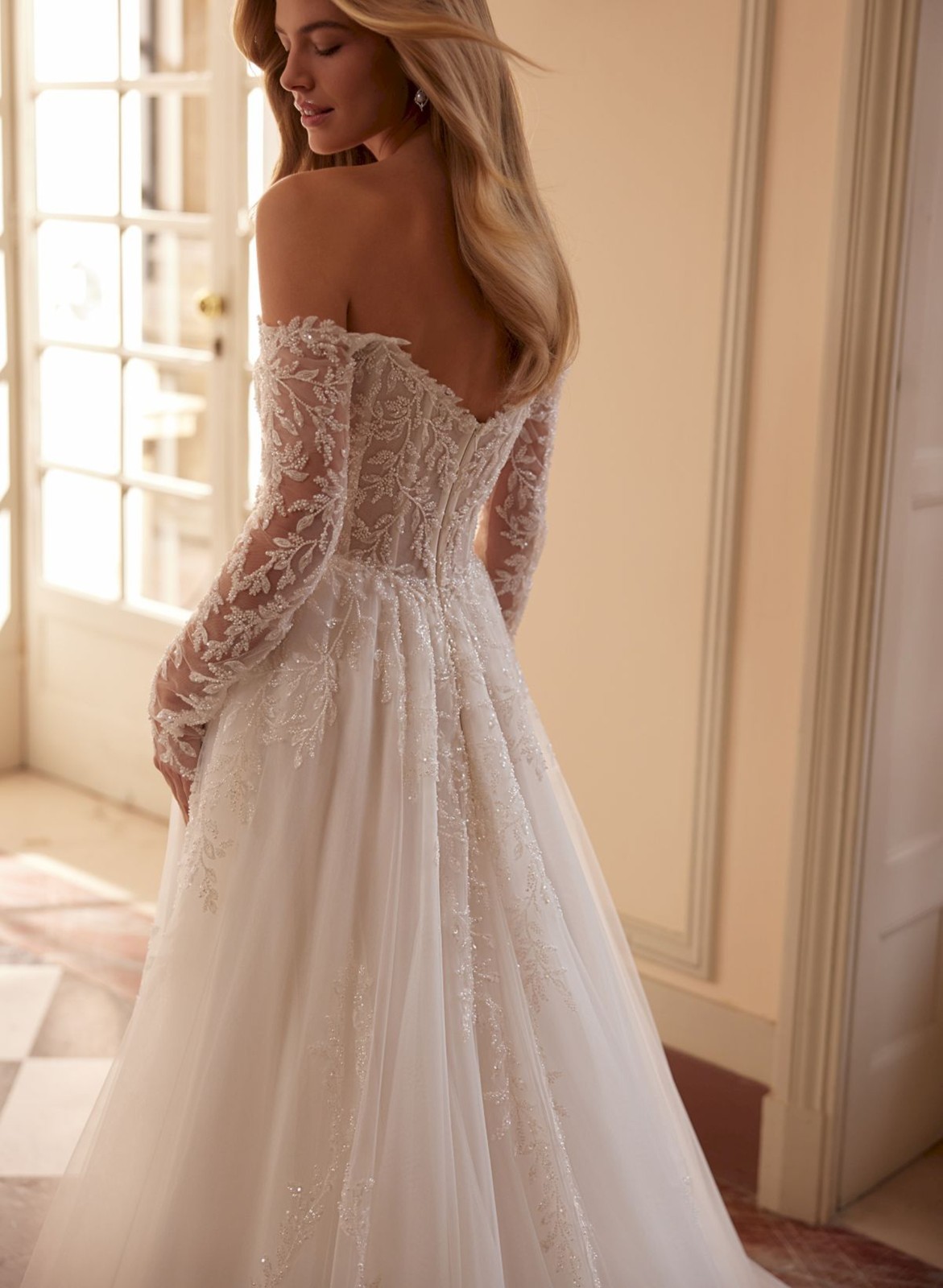 High quality lace wedding dress wedding dress 32-60 N.measurement ivory long sleeve glitter